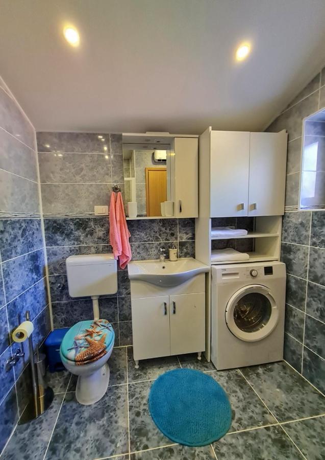 Apartman Goga With Pool And Jacuzzi Лабин Экстерьер фото